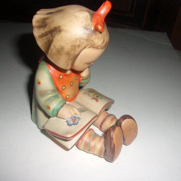 Goebel Hummel "Book Worm" Girl Reading Book Vintage - Picture 2 of 5
